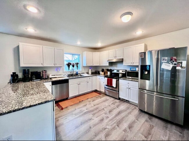 Photo - 5373 Hanyen Dr House