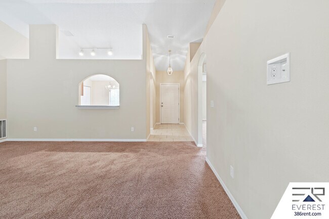 Building Photo - 15 Firtree Ln