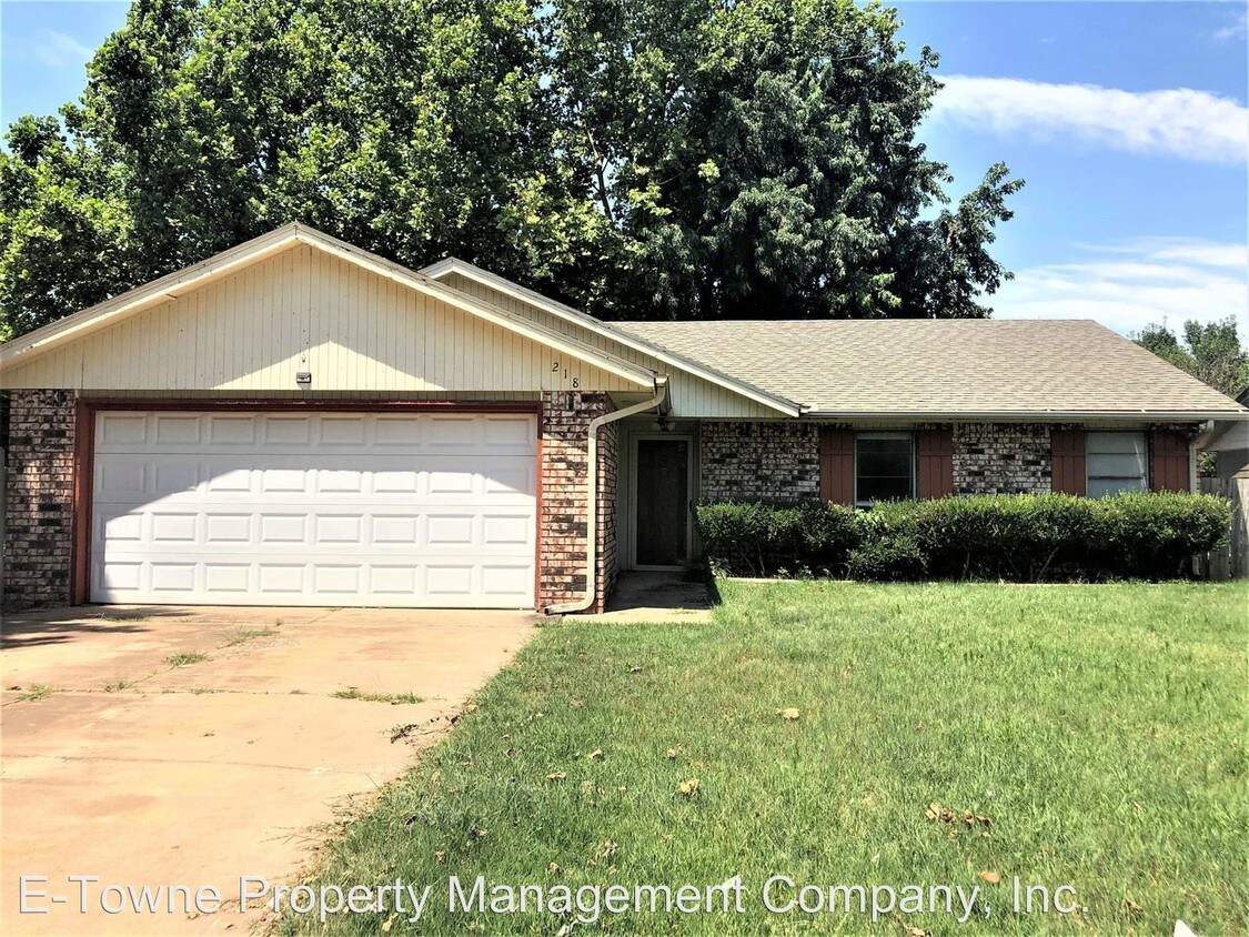 Primary Photo - 3 br, 2 bath House - 218 Tanglewood