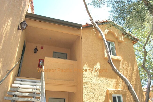 Building Photo - NEW PRICE ! Beautiful STUDIO Condo at Sien...
