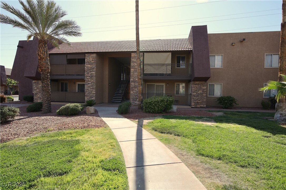 Foto principal - 5116 River Glen Dr