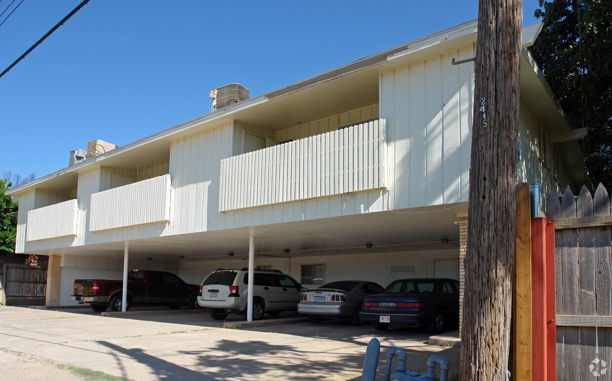 Building Photo - 2415 33rd Street