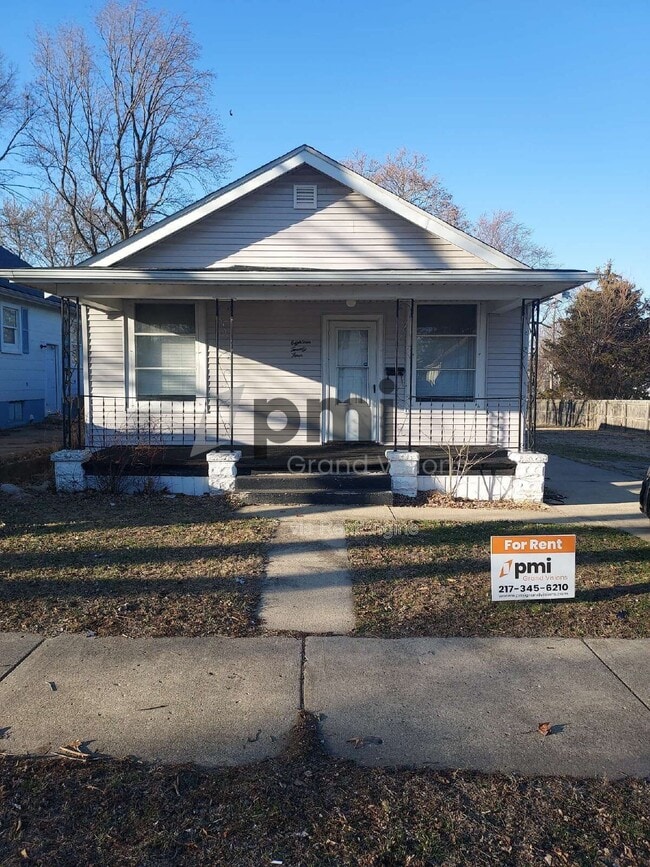 Building Photo - 1824 E Clay St