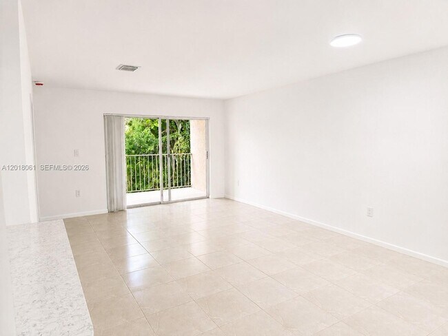 Foto del edificio - 15721 SW 137th Ave