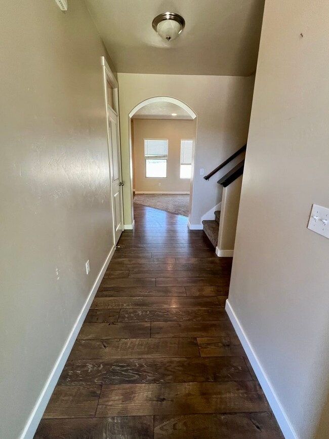 Building Photo - Large 3-Bedroom Riverton House for Rent in...