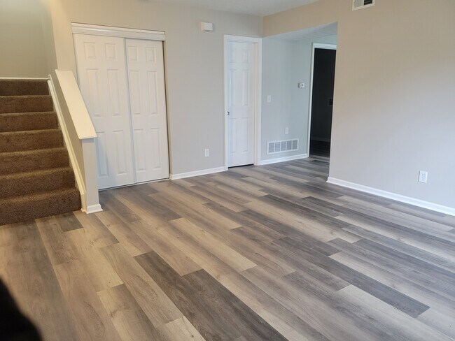 Foto del edificio - 2206 Big Tree Dr