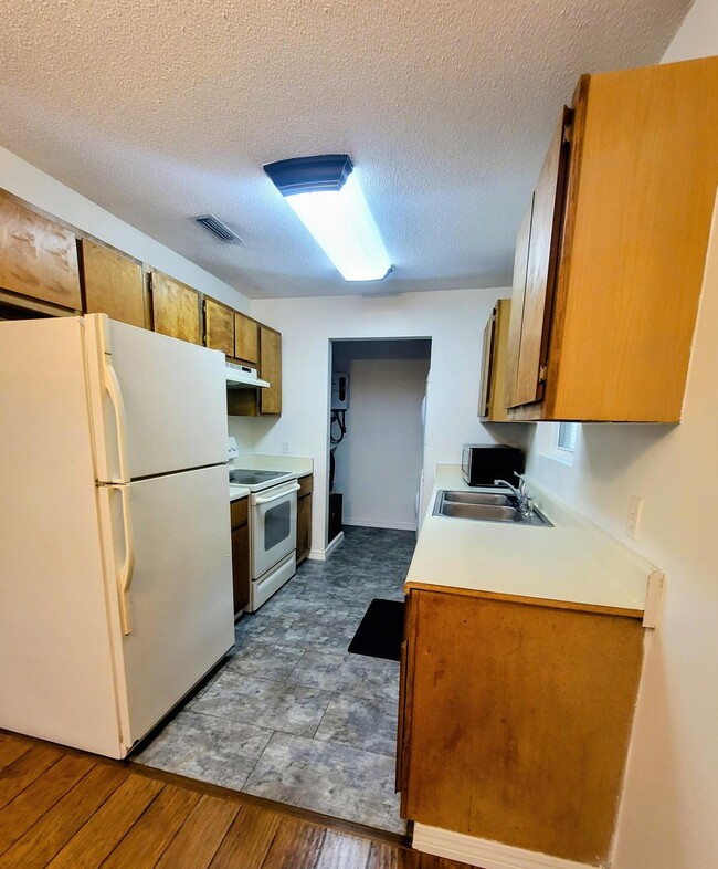 Building Photo - 3088 Log Cabin Ln