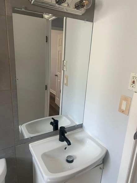 Photo - 515 N D St House