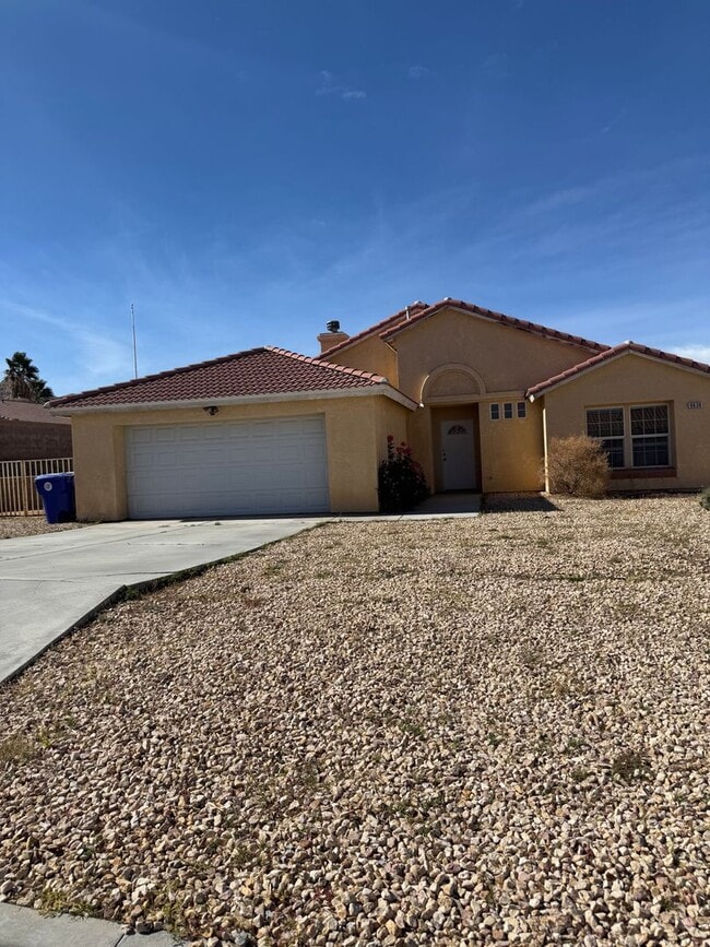 Building Photo - AVAILABLE NOW $200 off First Month Rent