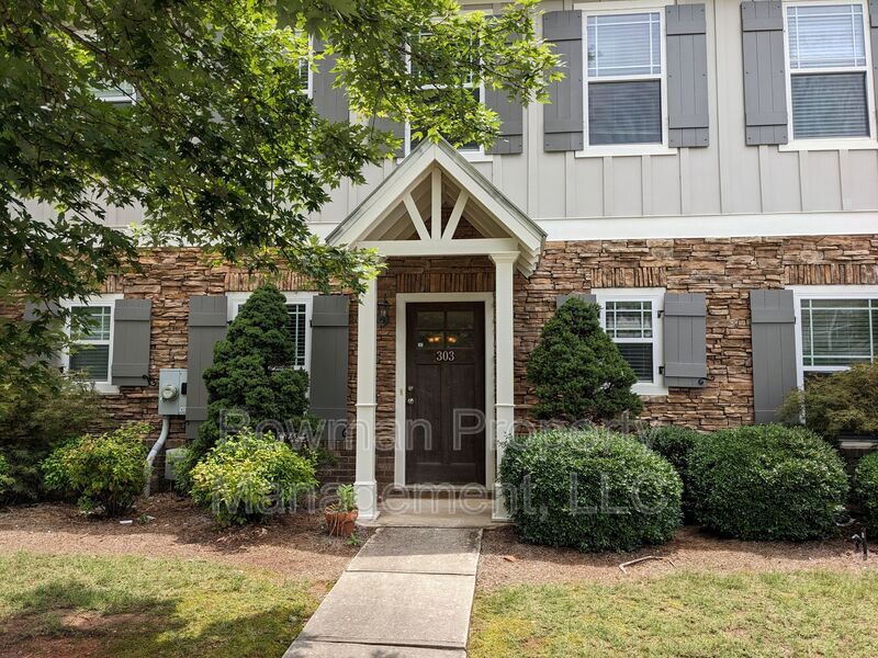 303 Oconee River Cir, Athens, GA 30605 Condo for Rent in Athens, GA