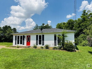 Building Photo - 586 Foxfield Rd