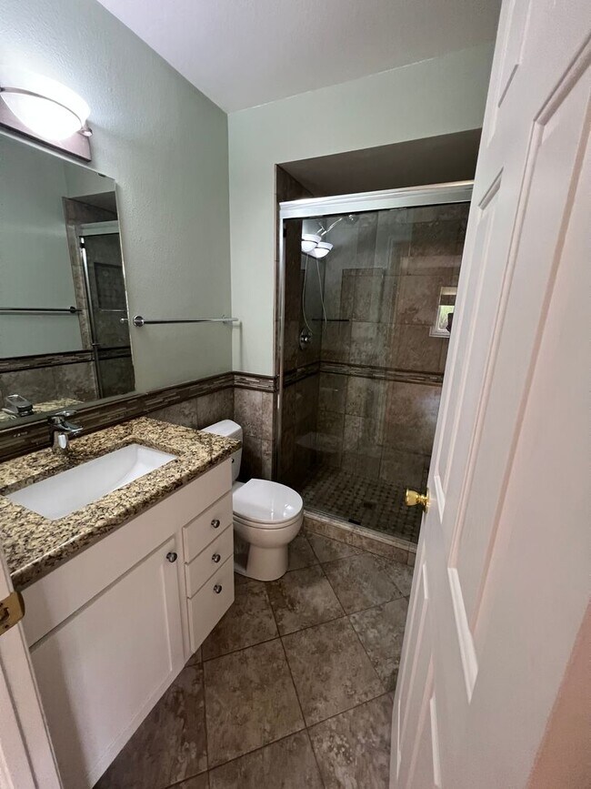 Foto del edificio - CHARMING 2 Bed 2 Bath Condo in Gunbarrel- ...