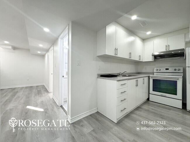 Photo du bâtiment - Spacious 1-Bedroom Basement Apartment with Walk-In Closet & In-Unit Laundry – Brampton