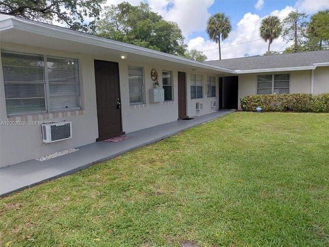 Building Photo - 1433 SW 24th Ct