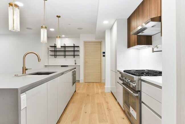 Foto del edificio - 880 E 6th St