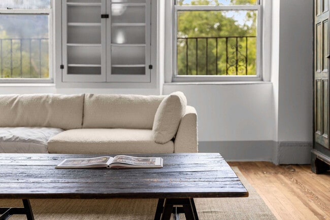 Foto del edificio - 185 E Broadway