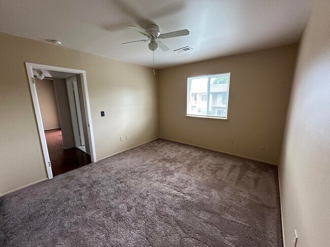 Building Photo - 10171 Allen Pointe Dr