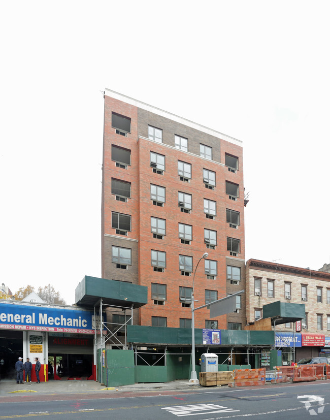 Building Photo - Bedford Park Manor