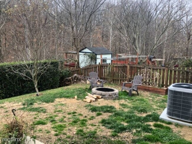 Building Photo - 3 br, 2.5 bath House - 9143 Seamill Rd