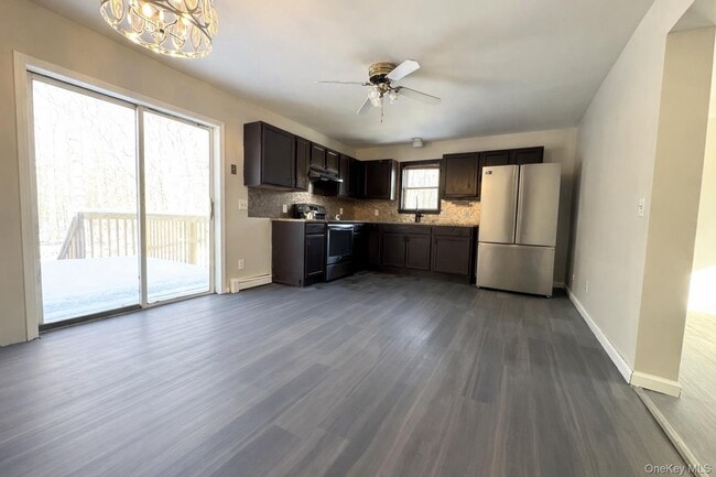 Building Photo - 27 Dandelion Ln