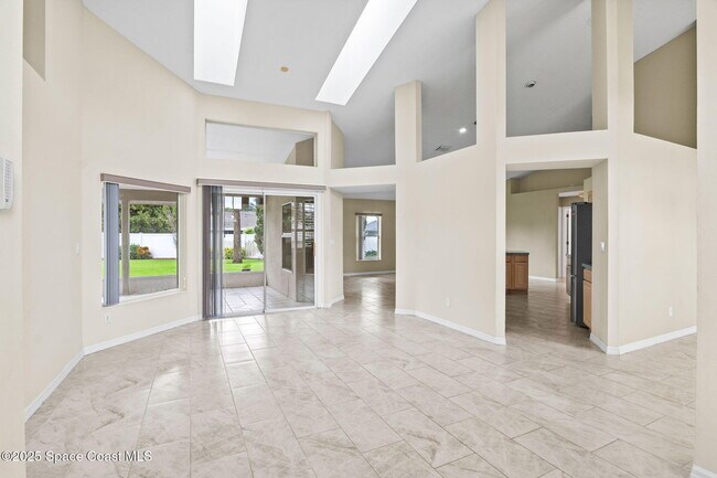 Building Photo - 475 Buttonwood Dr