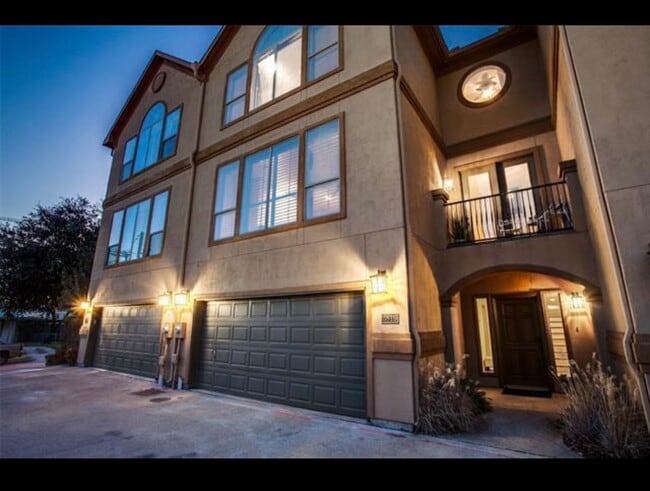 Photo - 3816 Brown St Townhome
