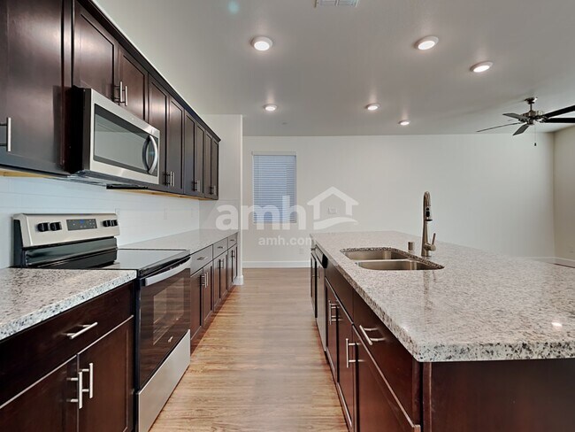 Building Photo - 80 Cabaletta Ln