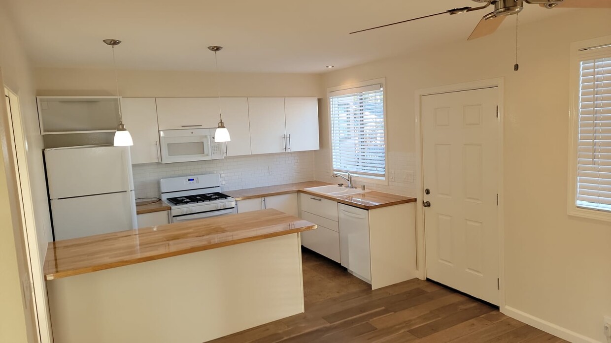Foto principal - 5328 Cedar Ave
