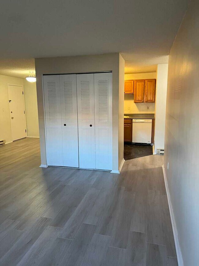 80 Damon Rd Unit 8108, Northampton, MA 01060 Condo for Rent in