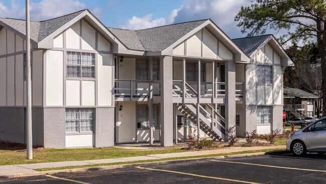 Foto del edificio - Alpine Village Apartment Homes