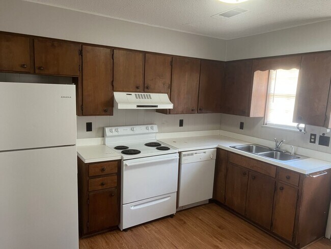 Foto del edificio - 2 Bed 1 Bath Duplex