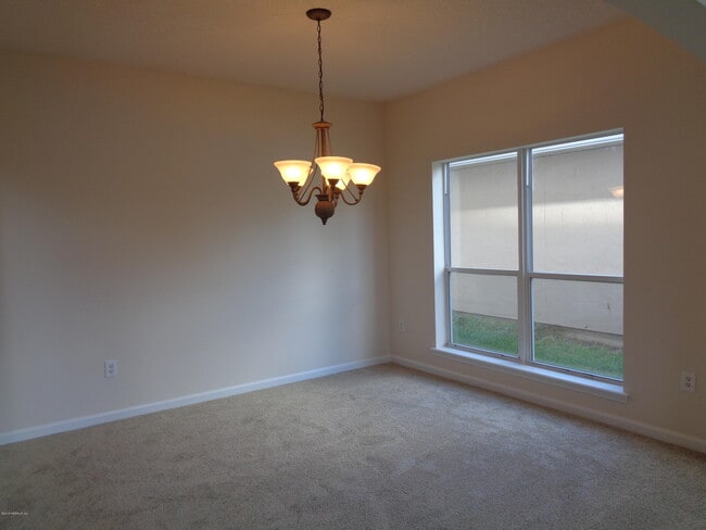 Foto del edificio - 682 Candlebark Dr