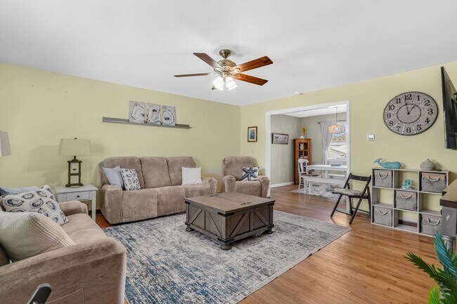 Foto del edificio - 5457 Warren St