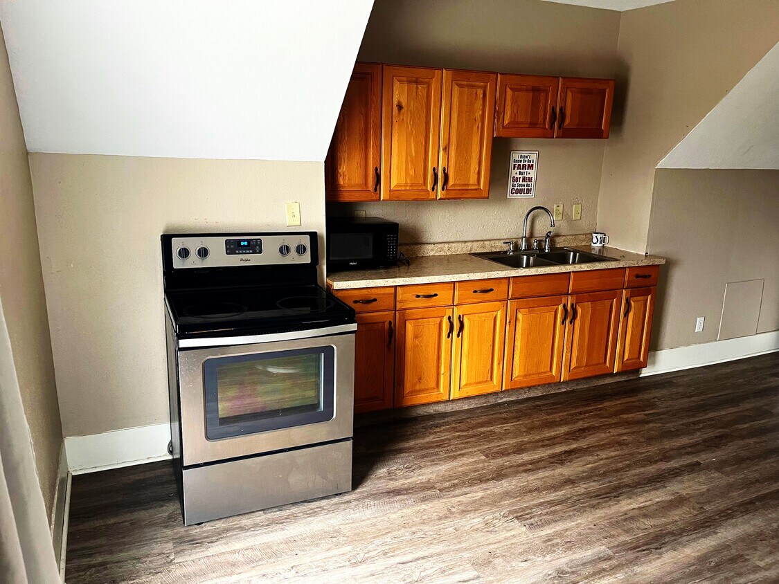 106 E Sigler St, Frankton, IN 46044 Apartments in Frankton, IN