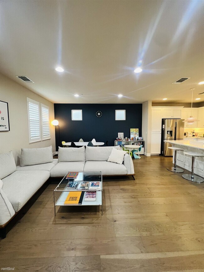 Foto del edificio - 4 br, 3.5 bath House - 4301 Sunset View Drive