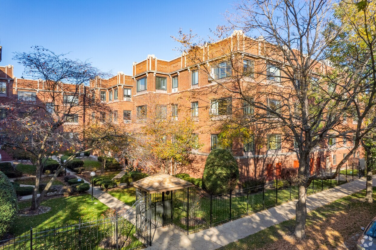 Sunny Court Condominiums 906934 W Sunnyside Ave Chicago, IL