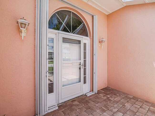 Building Photo - 847 Lake Orchid Cir