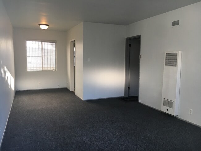 Foto del edificio - 412 W Regent St