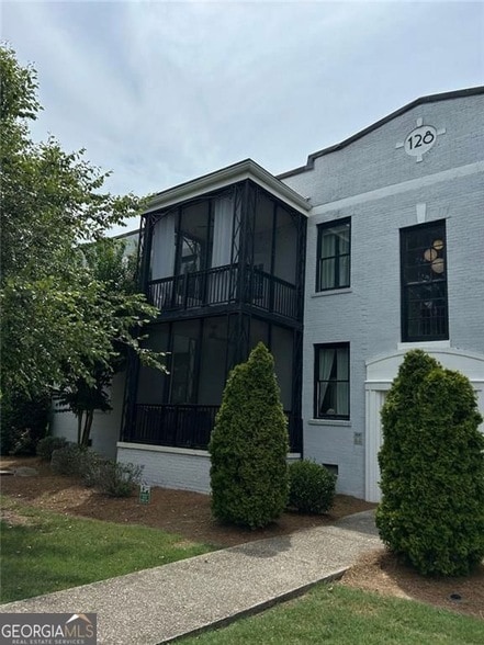 Building Photo - 128 Peachtree Memorial Dr NW