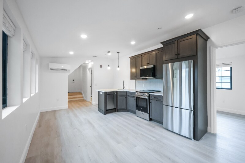 Foto principal - 126 Adelaide Ave