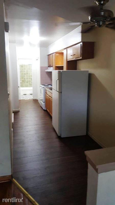 Foto del edificio - 448 W Division St