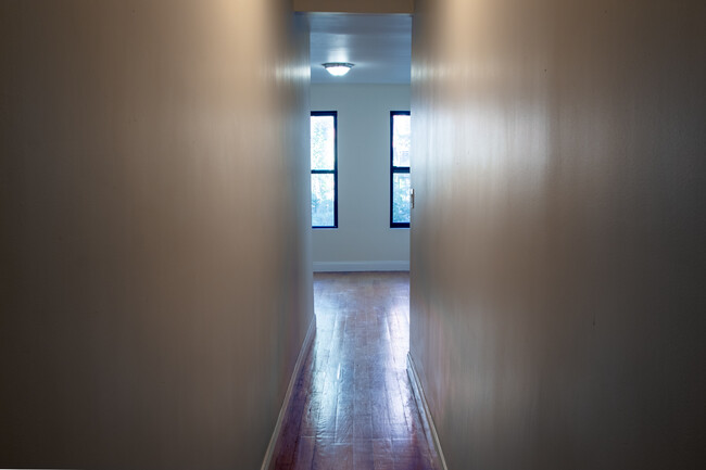 Foto del edificio - 247 13th St