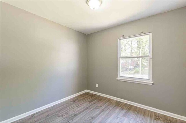 Building Photo - 3141 Delmar Ln NW