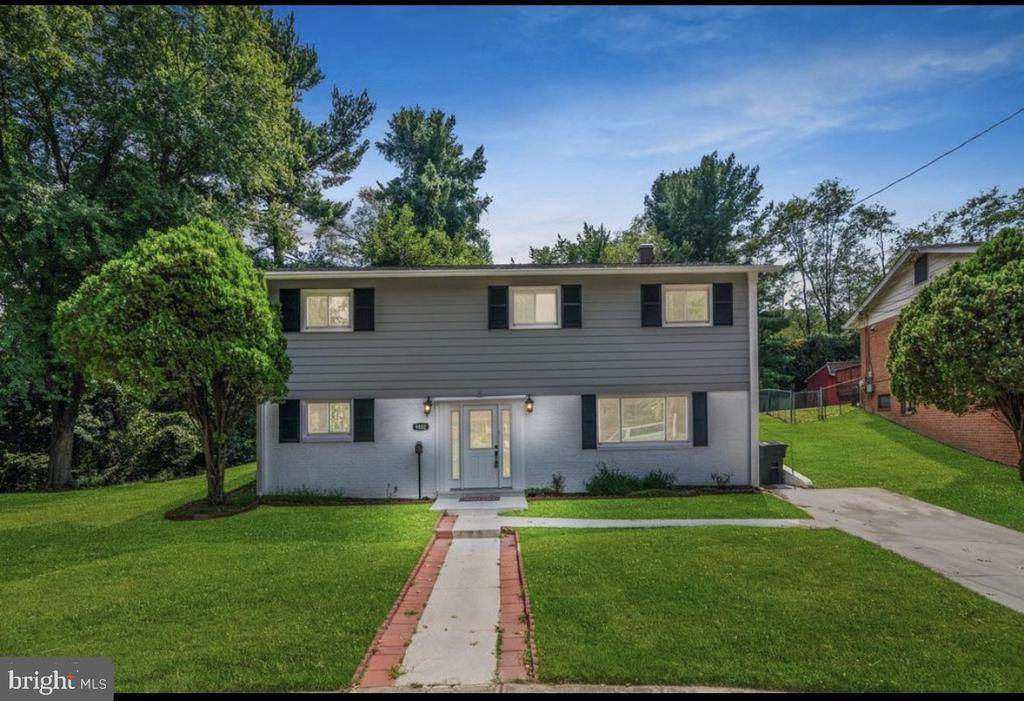 Foto principal - 9802 Cherry Tree Ln