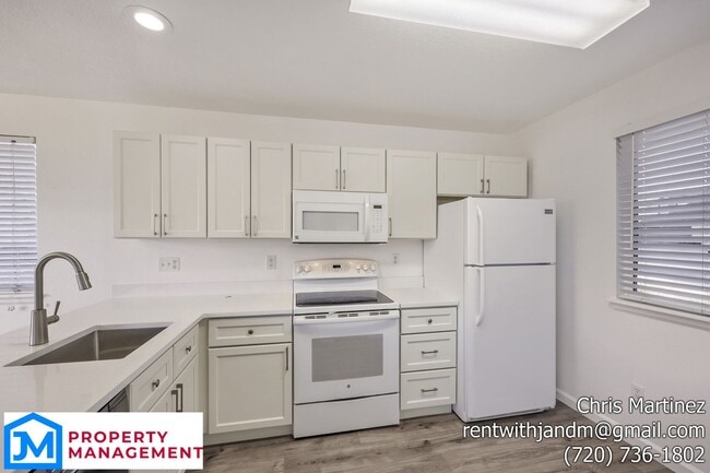 Building Photo - 543 W 114th Way