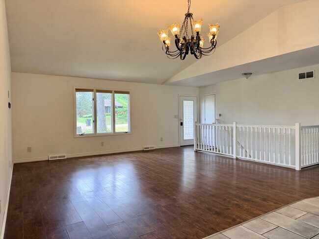 Foto del edificio - 135 Pembroke Rd SW