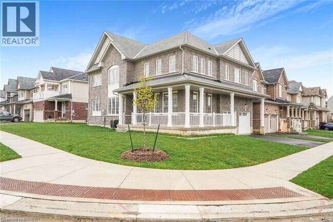 Photo du bâtiment - 8 Tate St