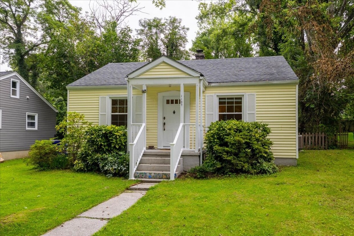Primary Photo - Cozy Home with Porch and Yard