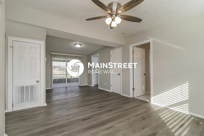 Building Photo - 4 Bedroom Pet-Friendly Home in ORLANDO, FL...