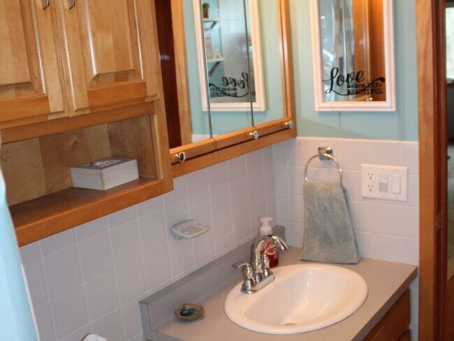 Foto del edificio - 2 bd 1ba house rent rent in Hudson, IA